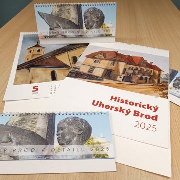 Kalendáře již v prodeji
